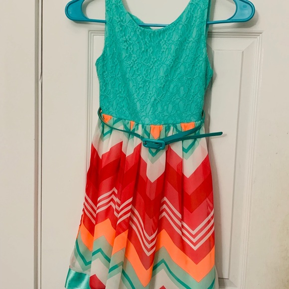 Girls Size 7 Dress - Picture 3 of 3